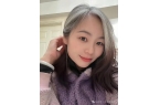 九游会j9登陆女子染发10多年最终与白发